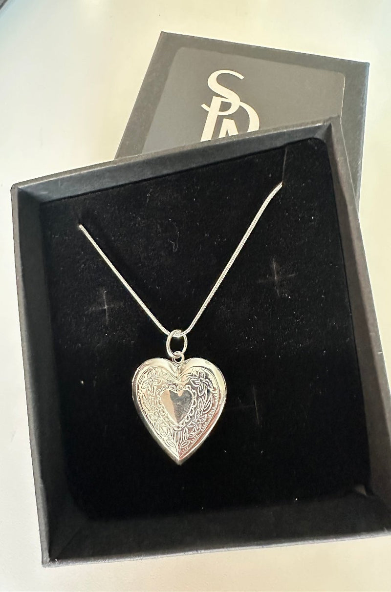 heart locket, silver heart pocket, picture heart locket, silver locket necklace, necklace, locket heart necklace